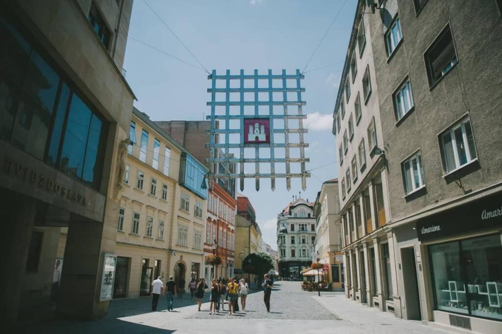 Boutique Flat In Old Town Lejlighed Bratislava Eksteriør billede