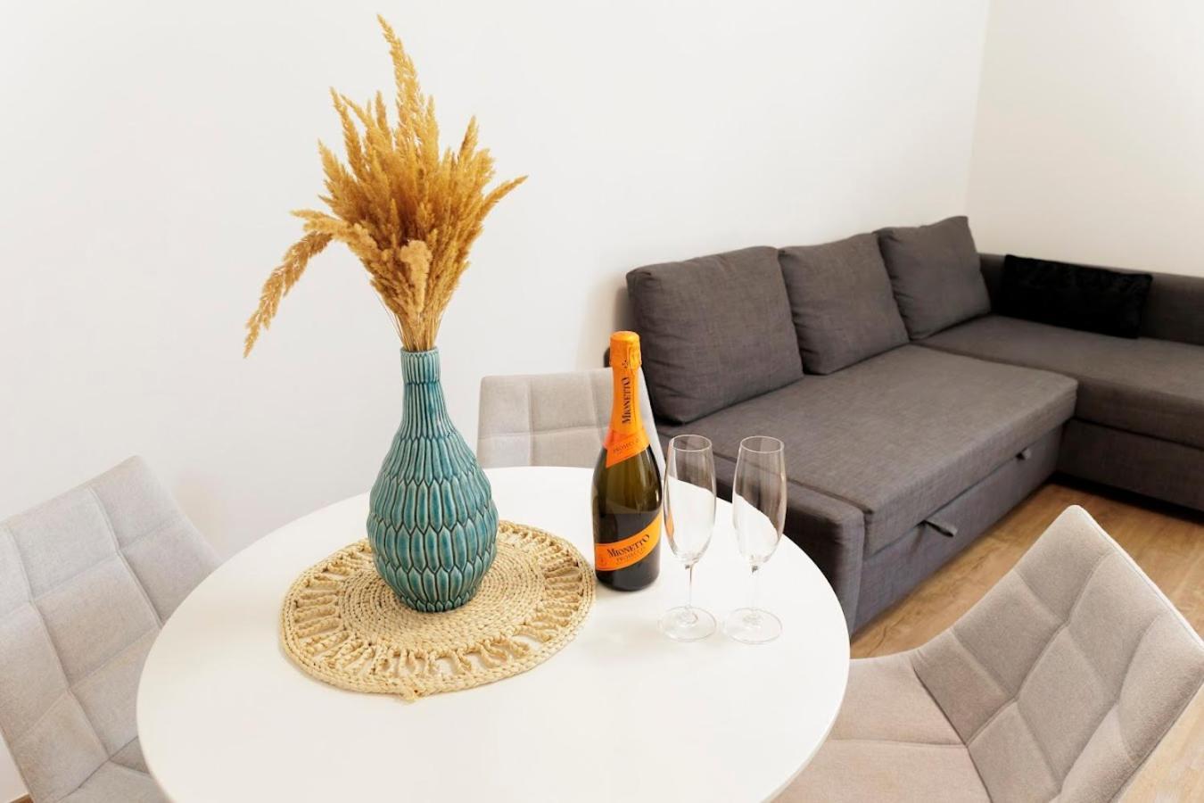 Boutique Flat In Old Town Lejlighed Bratislava Eksteriør billede