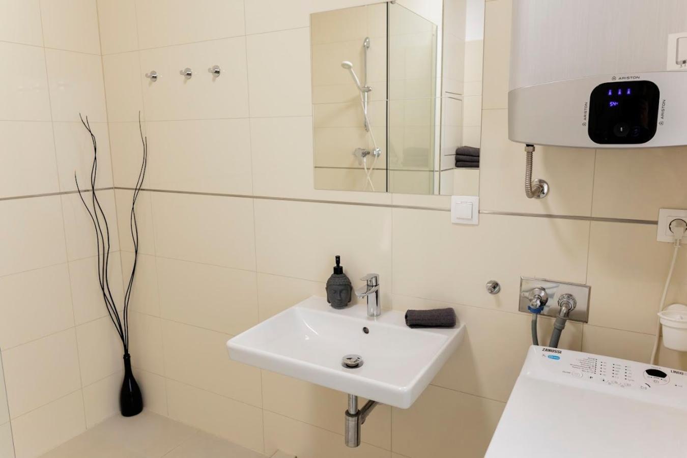 Boutique Flat In Old Town Lejlighed Bratislava Eksteriør billede